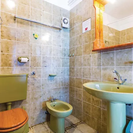 Apartment 2 Bedroom Pet Friendly In Kolavici