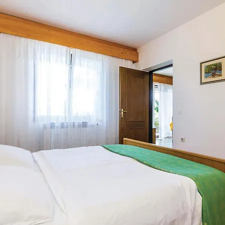 Apartment 2 Bedroom Pet Friendly In Kolavici