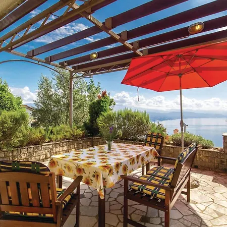 Apartment 2 Bedroom Pet Friendly In Kolavici *