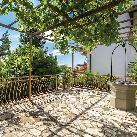 Apartment 2 Bedroom Pet Friendly In Kolavici Veprinac