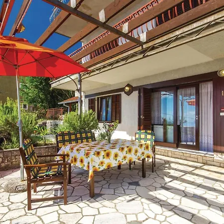 2 Bedroom Pet Friendly In Kolavici Veprinac