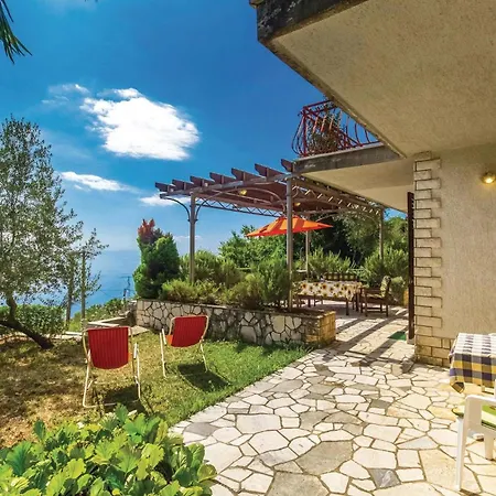 2 Bedroom Pet Friendly In Kolavici Veprinac