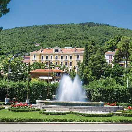 2 Bedroom Pet Friendly In Kolavici Apartment Veprinac